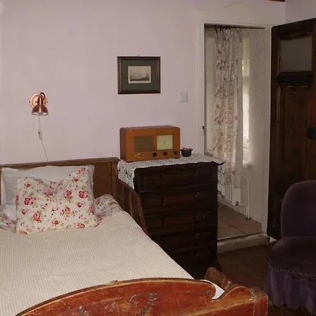 Hotel Nostalgia *
